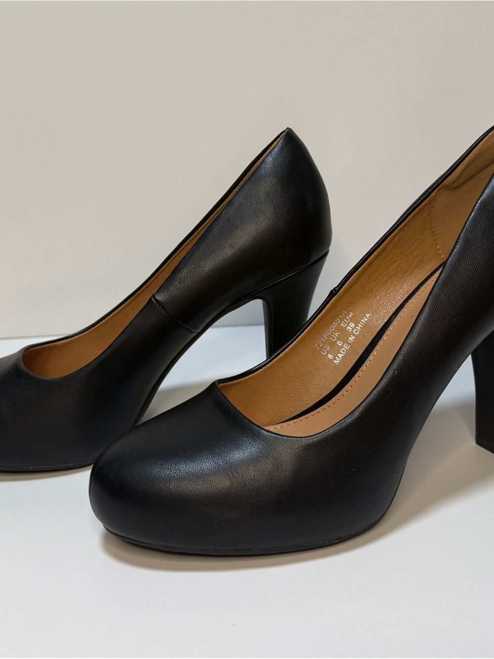 Trary Black Women's Round-Toe Block Heel Pumps